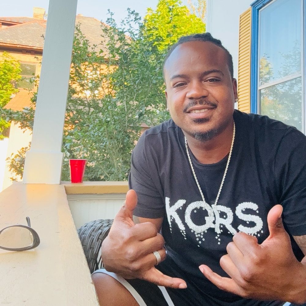 Meet your Posher, Kerron
